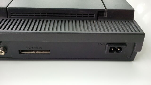 File:FZ-10 ports 02.jpg