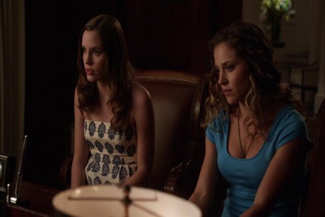 File:RevengeS02E11CharlotteAmanda.jpg
