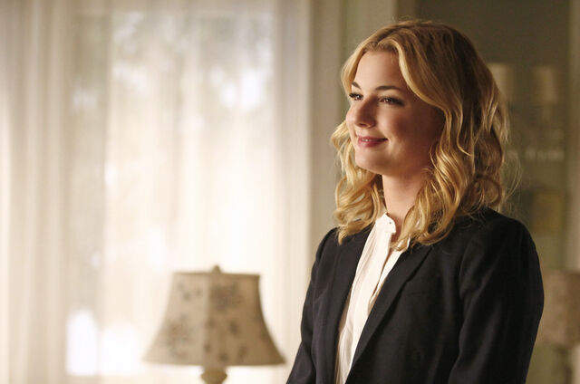 File:Revenge 1x16 5.jpg