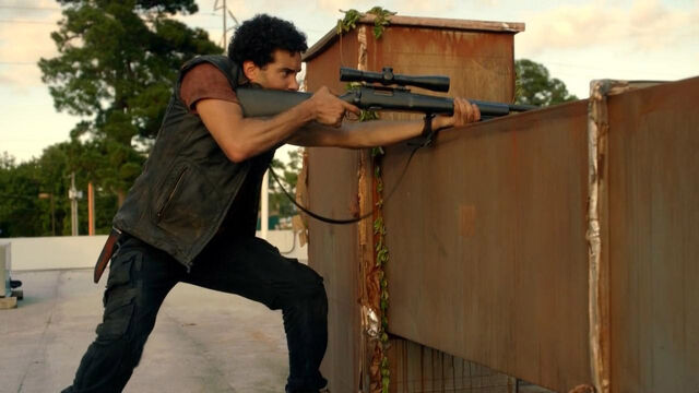 Archivo:TrevorRifle.jpg