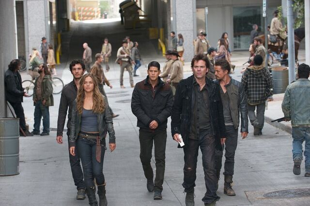 File:-revolution-1x18-12.jpg