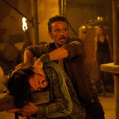 File:Revolution-Season-2-Episode-11-Recap-Mis-Dos-Padres-Fight.jpg