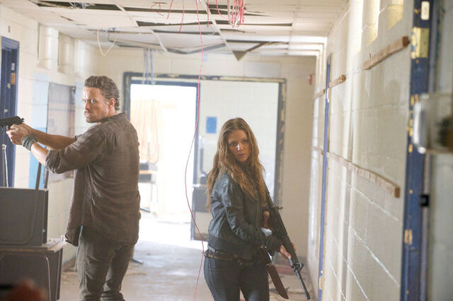 File:Revolution 2x09-11.jpg