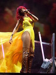 RihannaperformingUnfaithful
