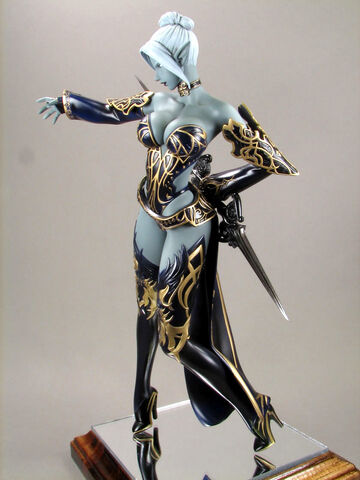 File:Queenmaltall.jpg