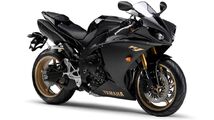 2010-Yamaha-YZF-R1-EU-Midnight-Black-Studio-001