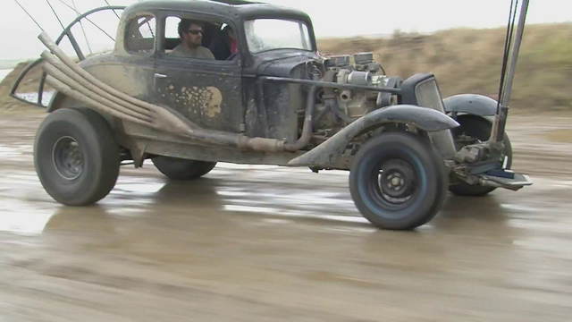 File:Black Nux car.png