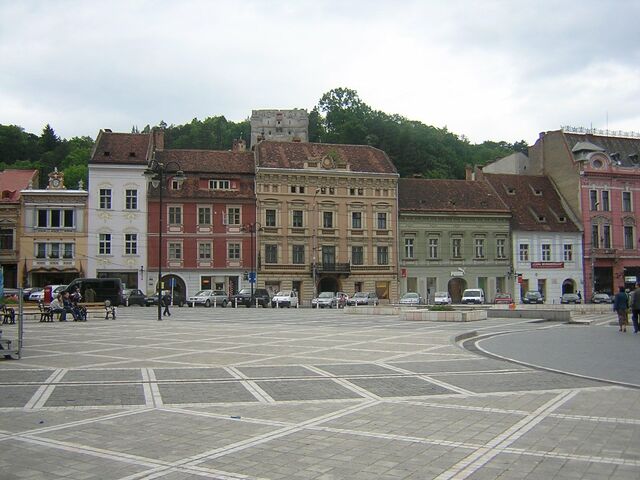 Fișier:Brasov square.jpg