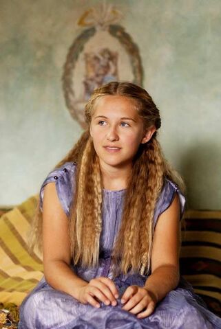 File:Francesca Isherwood as Flavia.jpg