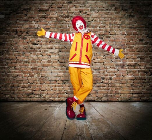 File:Ronald McDonald 2014 look.jpg