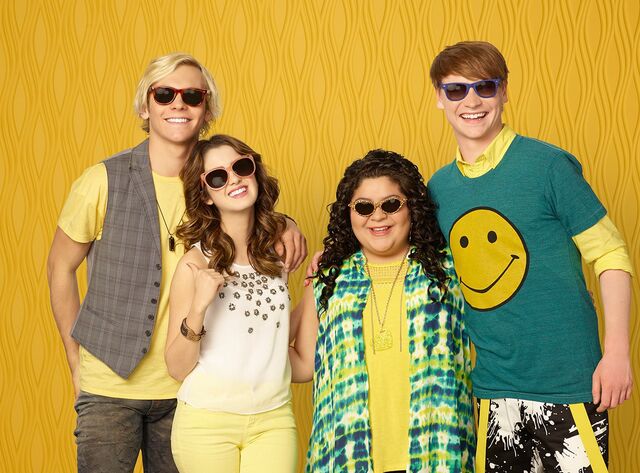 File:Season4Photoshoot-5.jpg