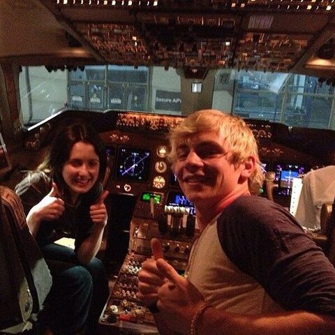 File:Raura's taking the wheel.jpg