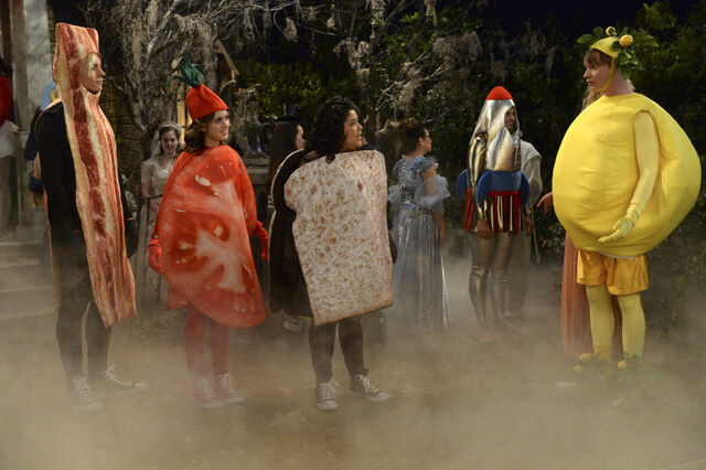 File:S4E15-ScarySpiritsAndSpookyStories-1 (1).jpg