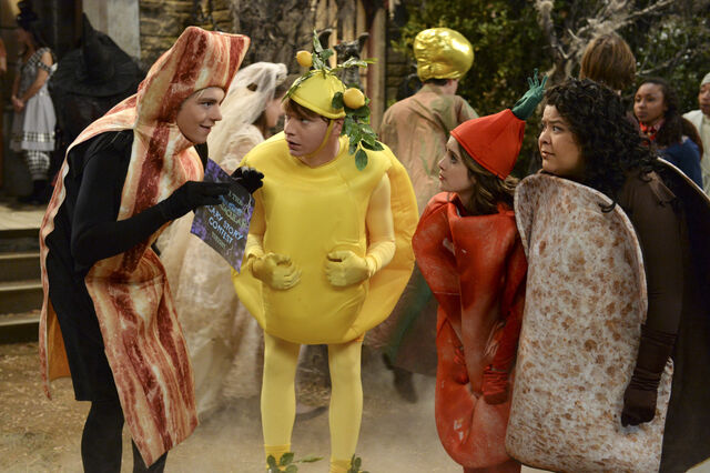 File:S4E15-ScarySpiritsAndSpookyStories-2 (1).jpg