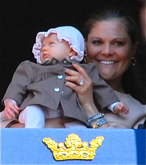 Bild Estelle und Victoria Bernadotte.jpg Royalpedia Wiki FANDOM