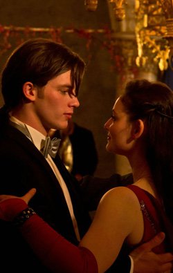 Gwen-and-gideon-dancing
