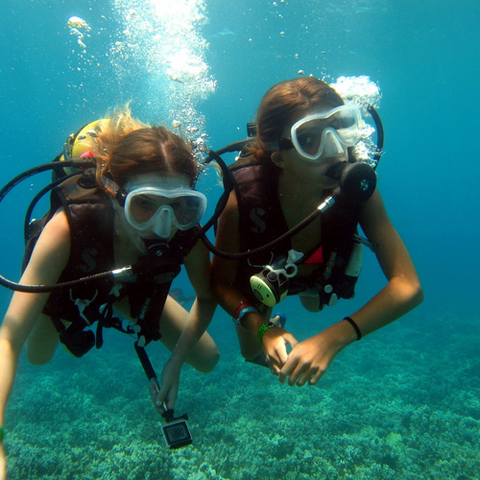 File:Scubagirls.png
