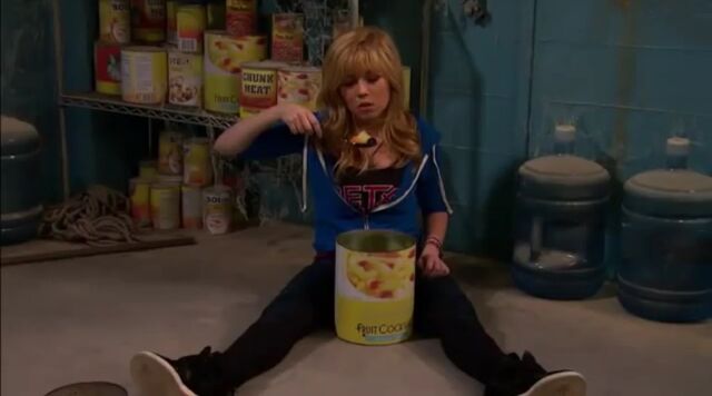 File:Sam eating fruit cocktail.jpg