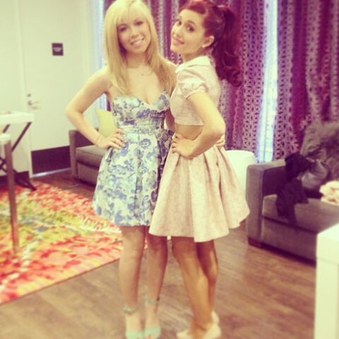 File:Ariana and Jennette May 14th, 2013.jpg