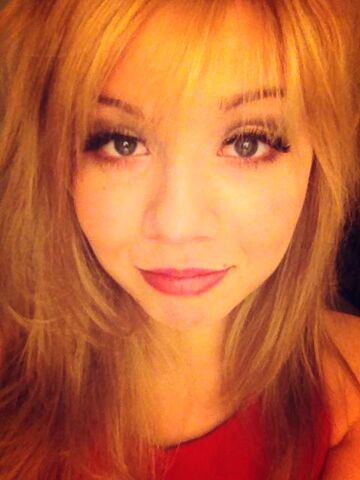 File:Jennette Jan 19, 2013.jpg