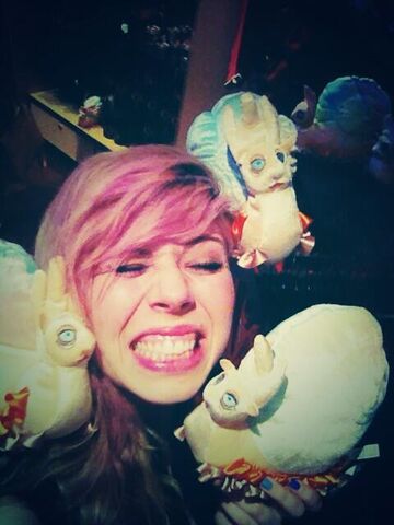 File:Jennette McCurdy with toys.jpg