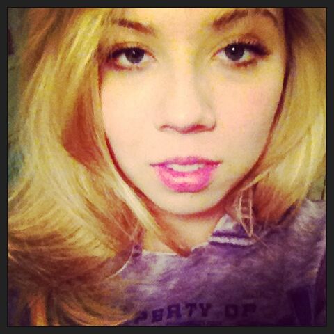 File:Jennette May 19, 2013.jpg