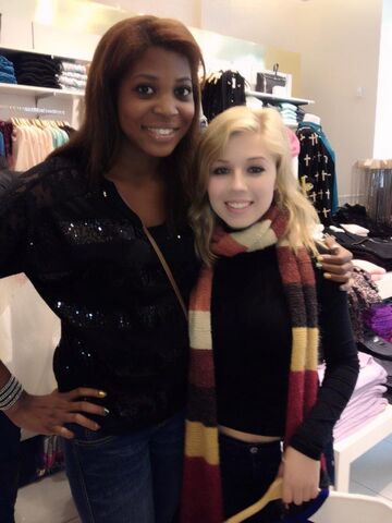 File:Jennette with a fan in a clothing store.jpg