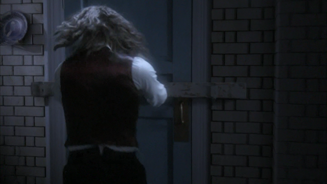 File:0x08 Bigfoot locks the kitchen door.png