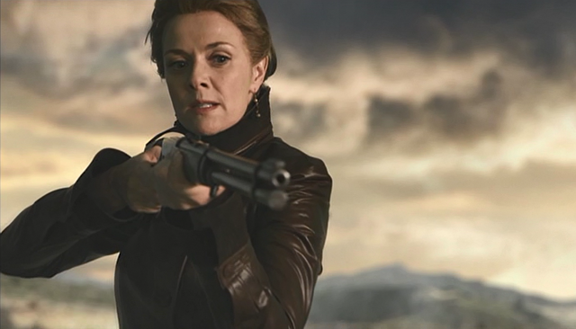 File:3x08 Helen after shooting Adam in the shoulder.png