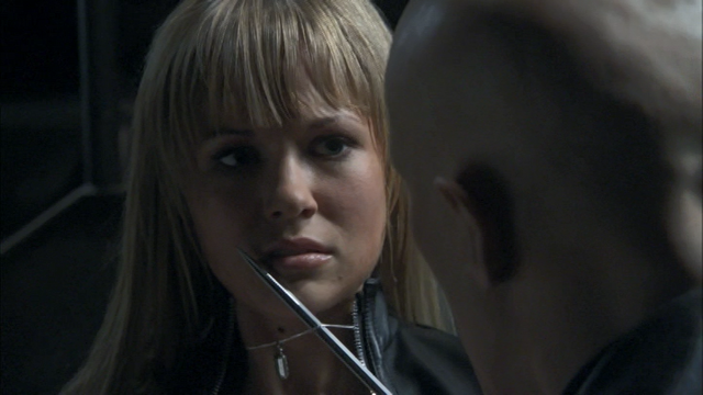 File:0x03 Druitt holding Ashley hostage.png