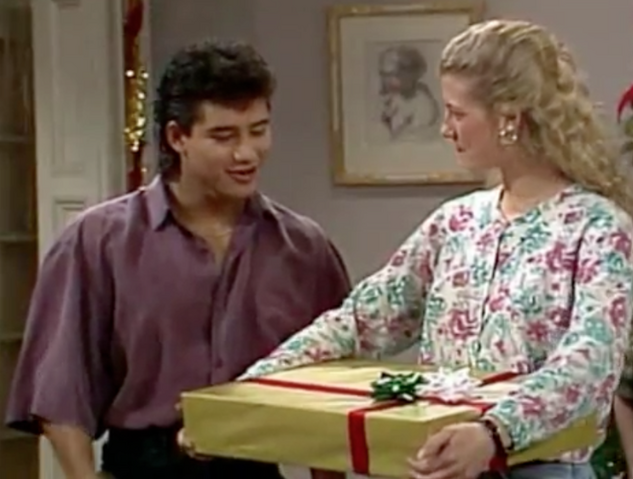 File:S3 - Ep 25 5 Slater n sister.png