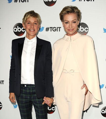 File:2014 LA TGIT Premiere Event - Portia and Ellen 01.jpg