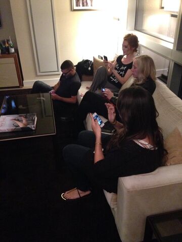 File:301-premiere tweeting.jpg