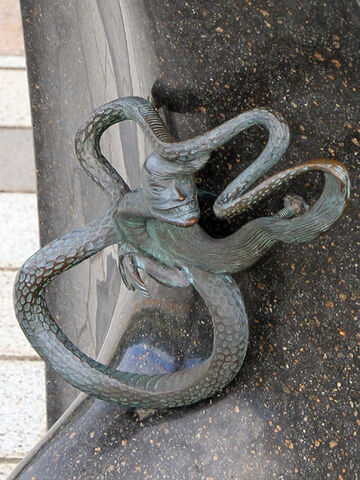 Datei:Nure-Onna Statue.jpg