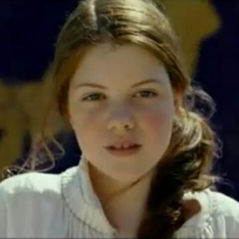 File:Liz Thompson (Live Action).jpg