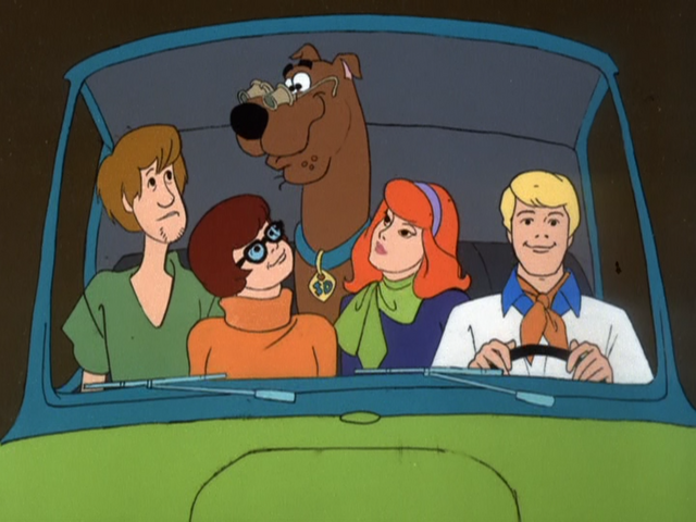File:Scooby wearing magnifying glasses.png