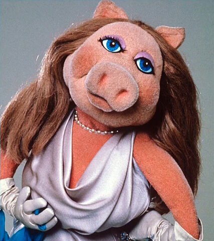 File:Miss Piggy season 1.jpg