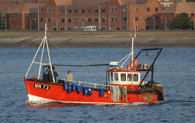 File:Louieson the Red Boat.jpg