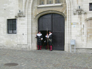 Kolveniers stadhuis hellebaarden
