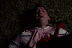 Caulfield siendo asesinado