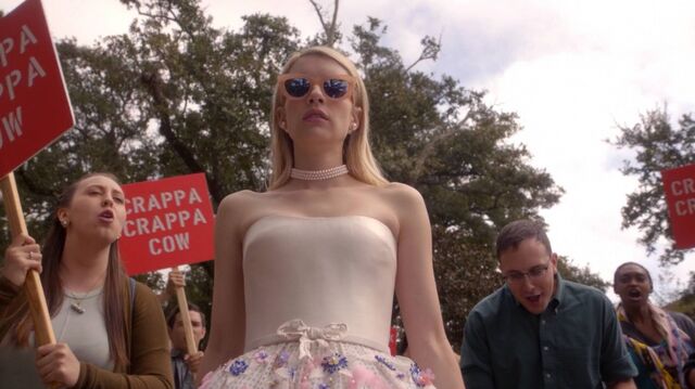 File:Normal ScreamQueens112 1027.jpg