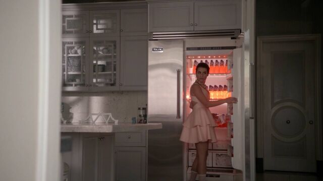 File:Normal ScreamQueens112 0904.jpg