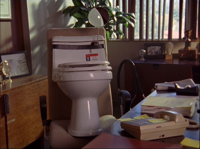 File:6x20-Dr. Toilet 2.jpg