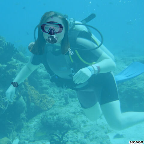 File:Jennifer Stone scuba diving.jpg
