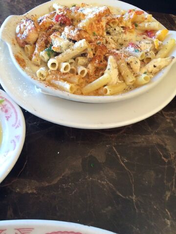 File:Maggianos shrimp fra diavalo.jpeg