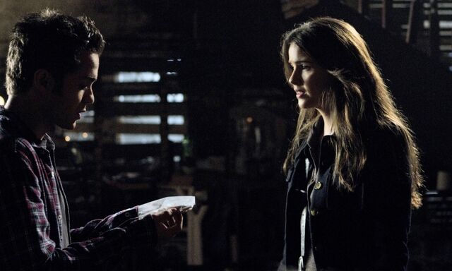 File:Shelley-hennig-photo5.jpg