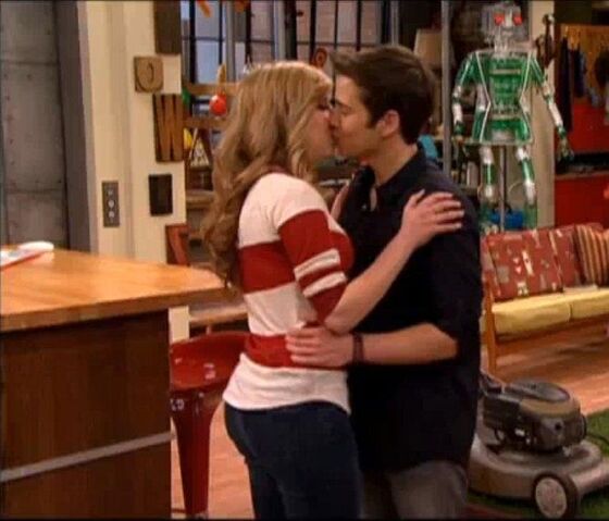 File:Seddie Kiss iLostMyMind.jpg