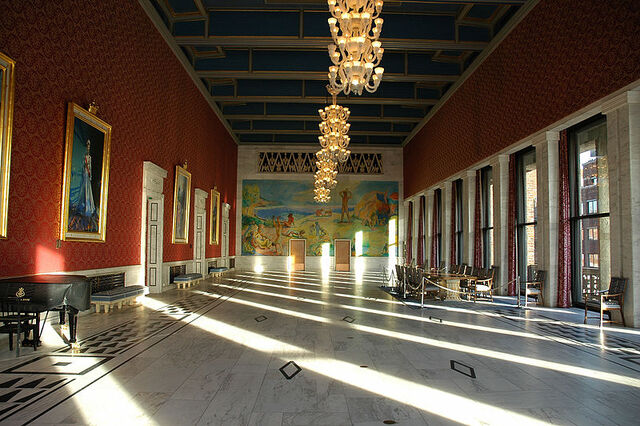 Файл:Bankettsalen, Oslo city hall.jpg