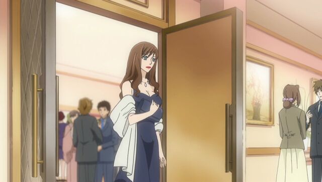 File:Erika Ichinose stepping out.jpg