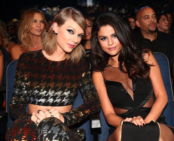 File:Taylor-Swift-Selena-Gomez-2015-MTV-VMAs.jpg